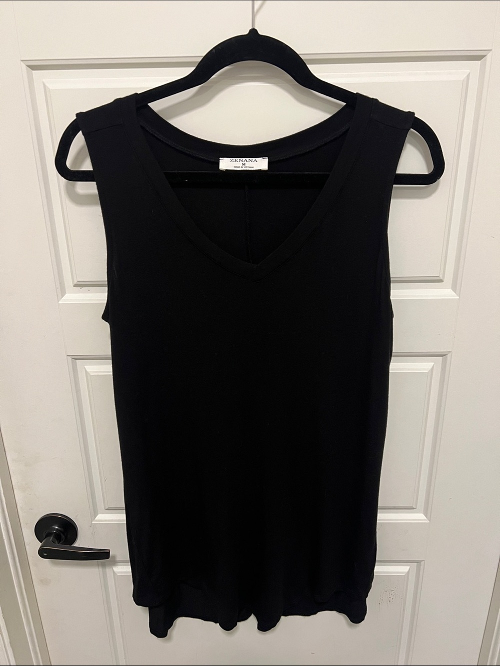 Zenana Outfitters Black V-Neck Tank